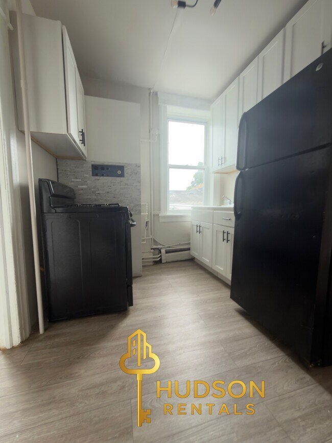 488 Kennedy Blvd 4