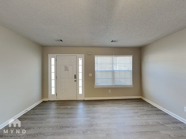 Photo - 6132 Hickory Ln Dr