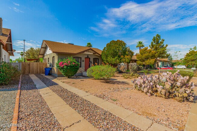 Photo - 915 E Granada Rd