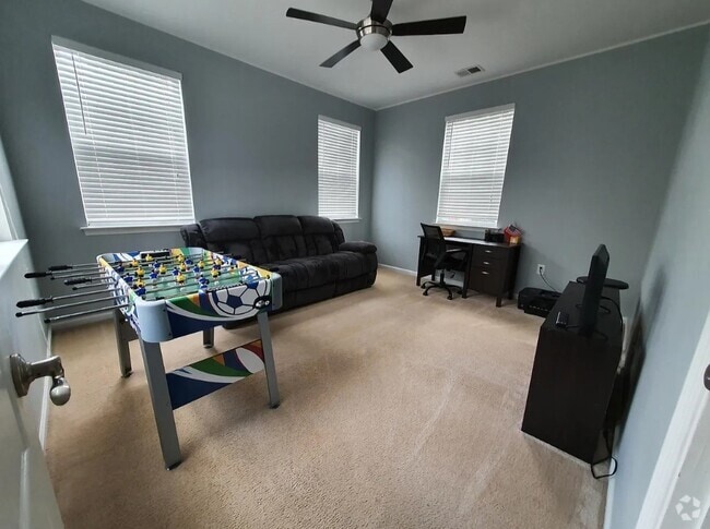 Building Photo - 1509 Pucknall Dr Rental