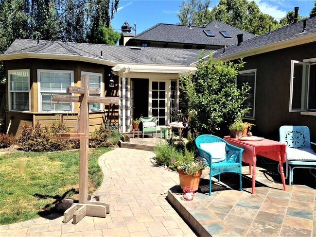 Photo - 1069 Cherry Ave