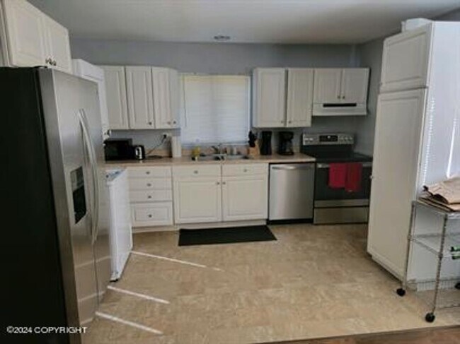 Photo - 11852 Stapleton Ave Unit B