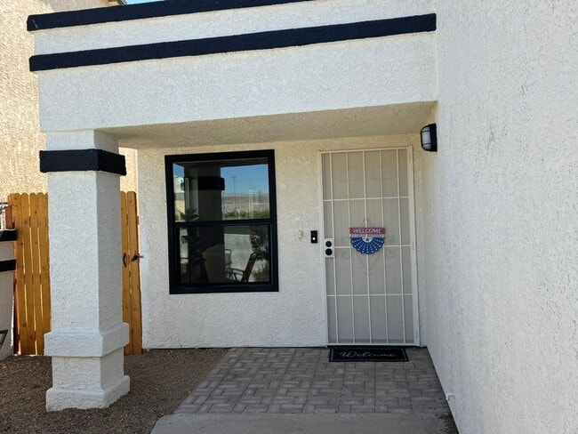 2444 Lakeside Dr