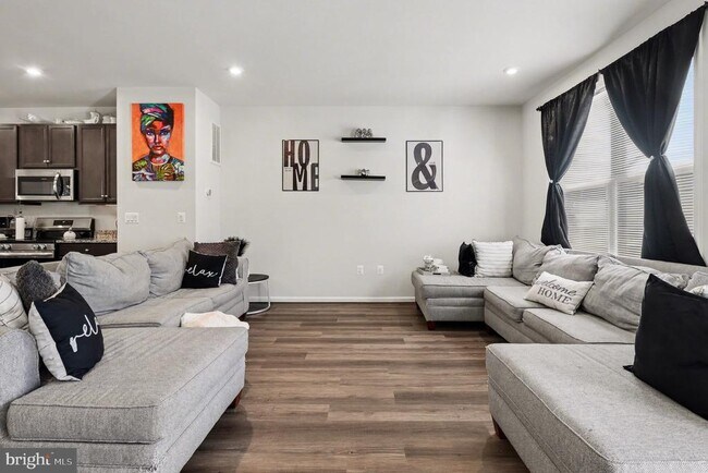 Photo - 4102 Bolton Ct