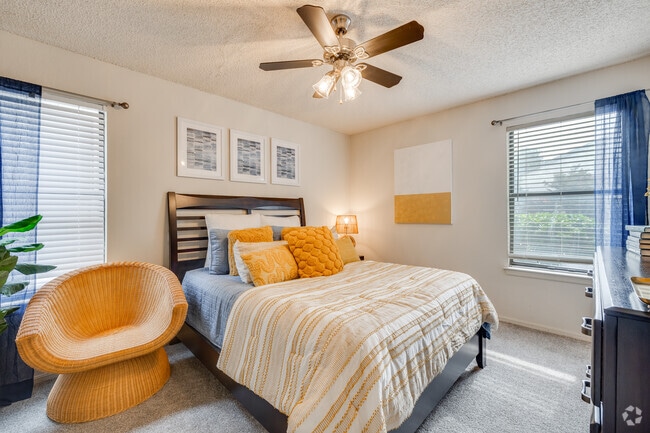 1BR, 1BA - 700SF - Bedroom
