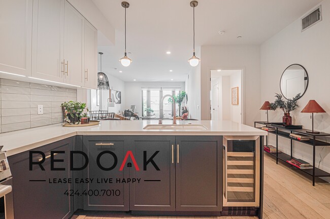 Building Photo - 1333 Orange Grove Ave Unit 506