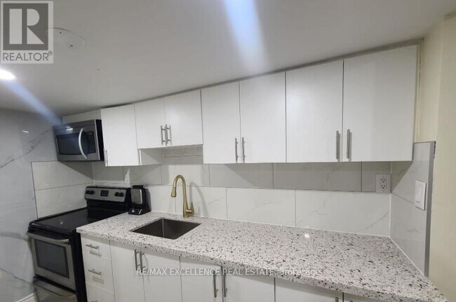 Photo - 156 Voltarie Cres