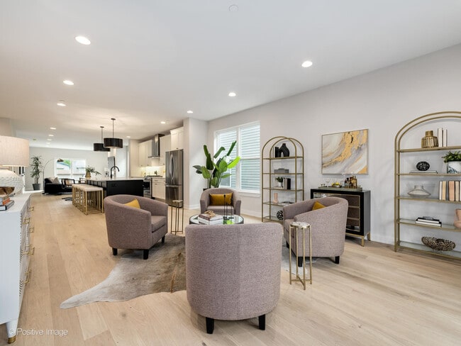 Photo - 1631 N Lawndale Ave Unit 1N