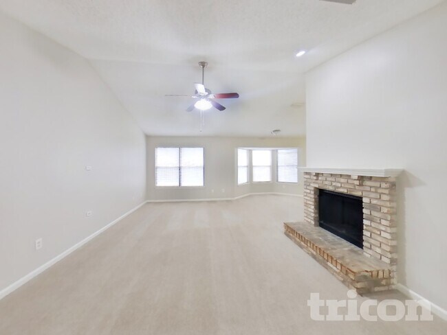 Photo - 1487 Rose Hill Dr E