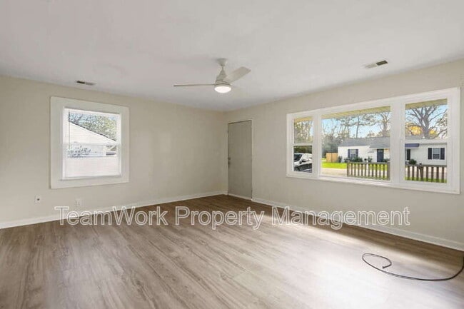 Photo - 3116 Matipan Ave