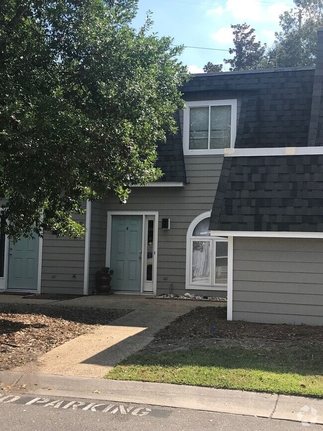 Building Photo - 6328 Wrightsville Ave Rental