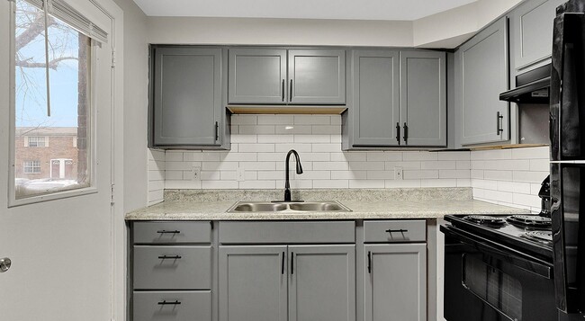 Kitchen - Napa Townhomes