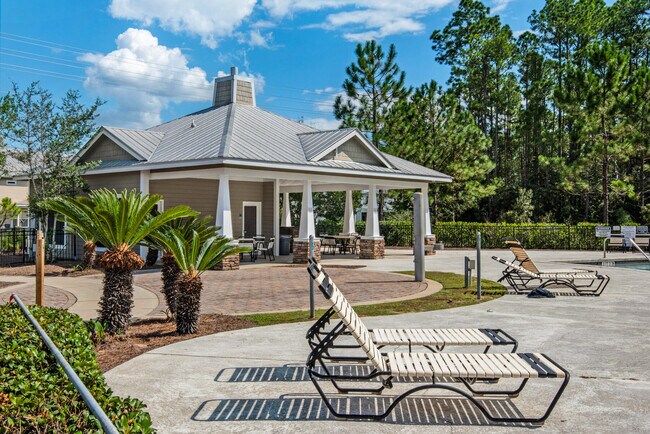 118 Date Palm Ln