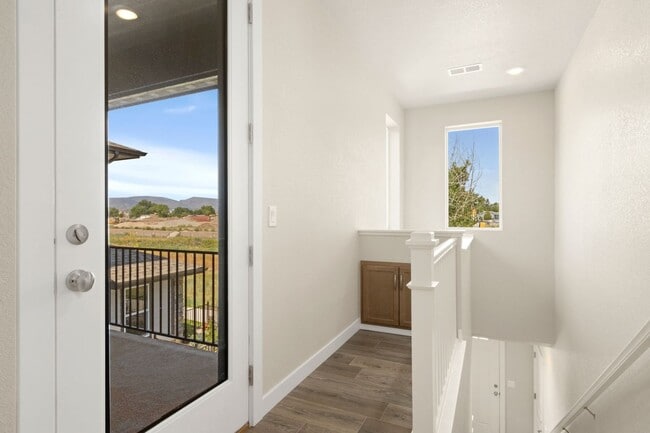 Photo - 938 Schlagel St