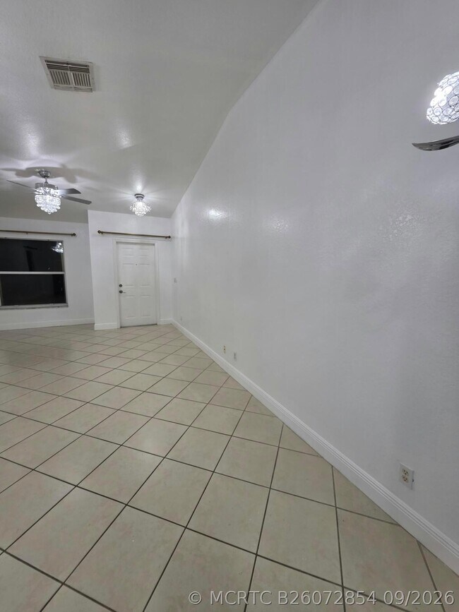 Photo - 2106 Little Torch St