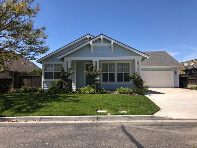 Building Photo - Available Now! 3 Bedroom 2 Bath Spacious H... Rental