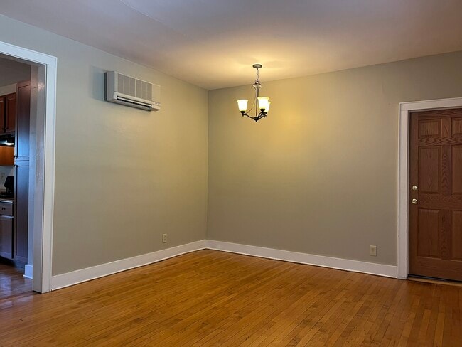 Photo - 1211 E Saveland Ave Unit 1211