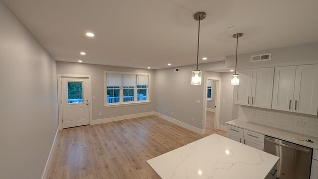 Photo - Brand New Unit for 8/1 - 2-Bed/2-Ba w/ Laundry in Unit