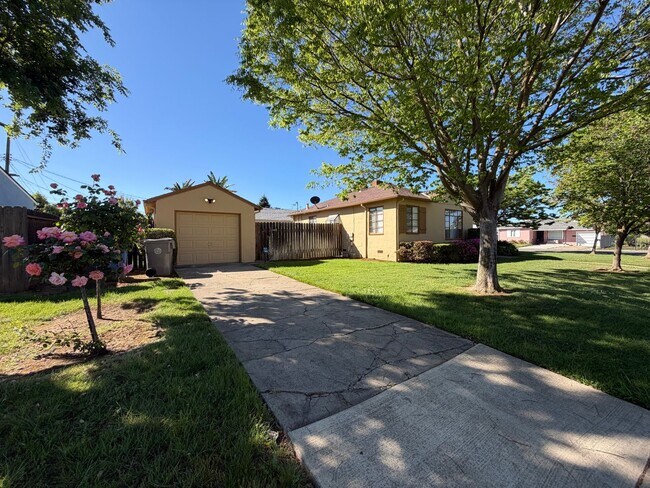 Photo - Charming Vintage Gem: Cozy 3-Bedroom Retreat with Timeless Style in Sacramento