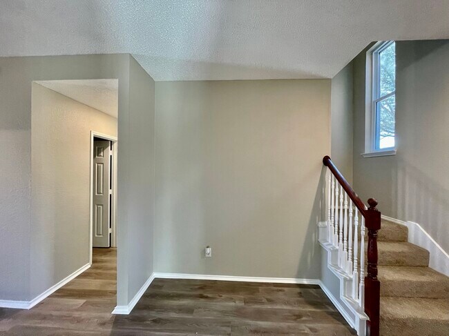 Photo - 2852 Clear Creek Dr