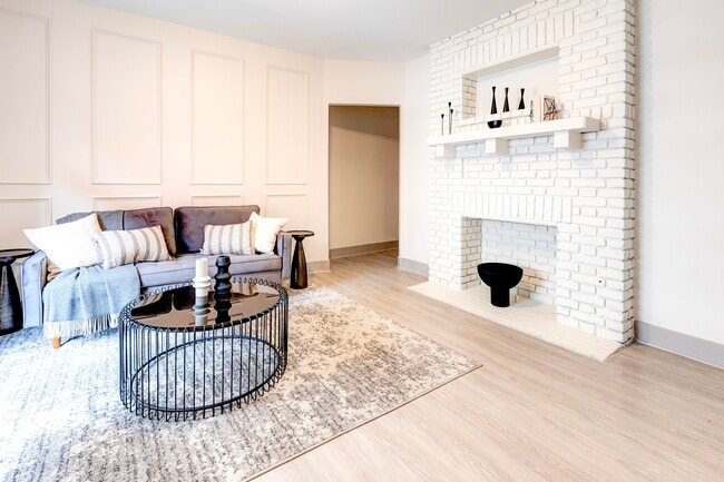 Photo - The Tobee - Cathedral St 311 (19 W. Mulber...