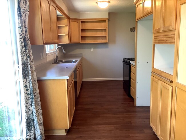 4842 Elderberry Loop