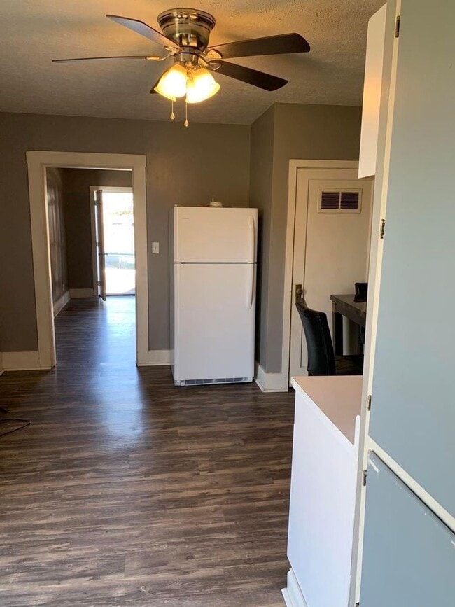 Photo - 918 W Louisiana St Unit 920