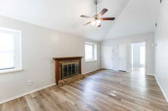 Photo - 2 bedroom 2 bathroom Duplex