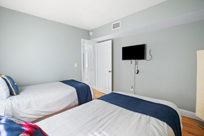 Photo - Beautifully Furnished 2-bedroom, 1-bathroo...