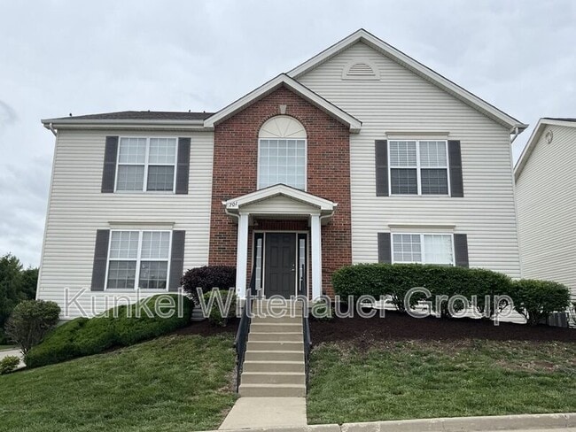 Photo - 701 Tower Grove Dr