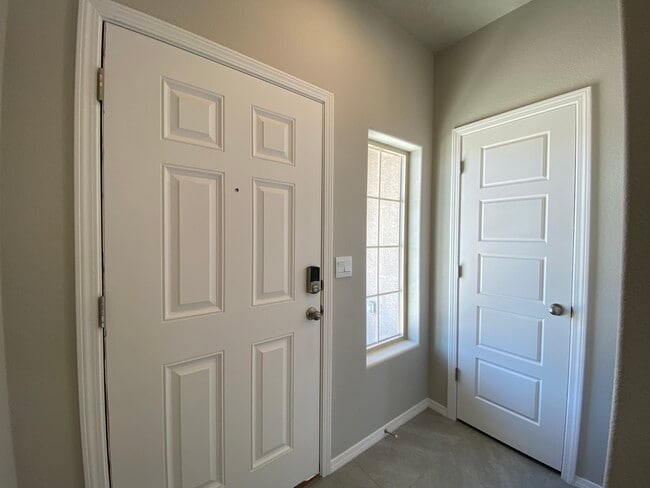 Photo - 4806 Mount Salas St NE