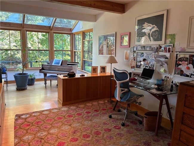 Photo - 192 Racquet Rd