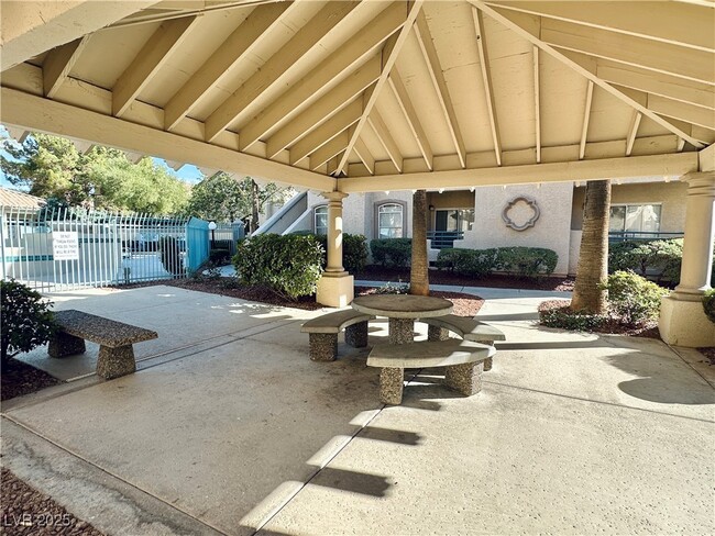 Photo - 5415 W Harmon Ave Unidad 1042