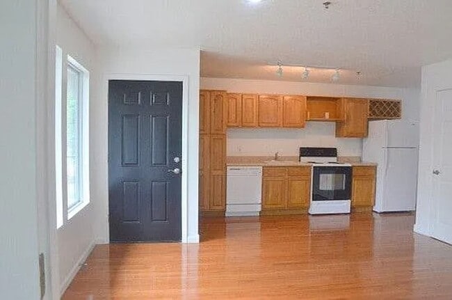 Photo - 411 E Scott St Unit 411 EAST SCOTT APT B