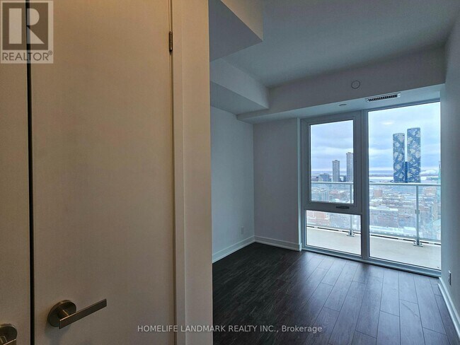 Photo - 88 Queen St E Unité 2806