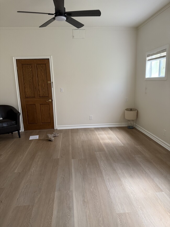 main room with door to full kitchen and rest of the house - 305 Emerald St Unit 305
