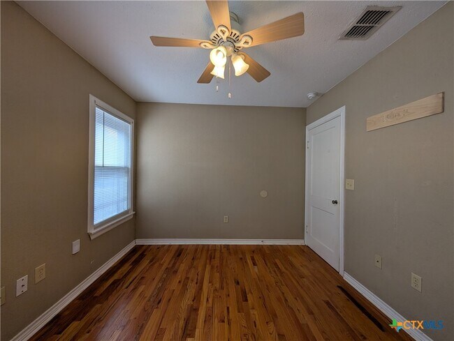 Photo - 1185 W Mill St