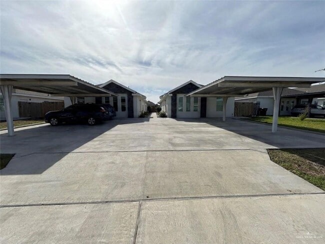 Building Photo - 16 Puffin Ave Unit 1