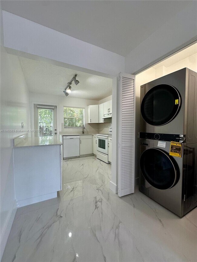 Photo - 1831 SW 24th St Unit 0