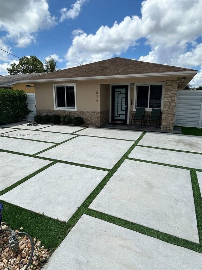 Building Photo - 3 bedroom in Miami Gardens FL 33054 Rental