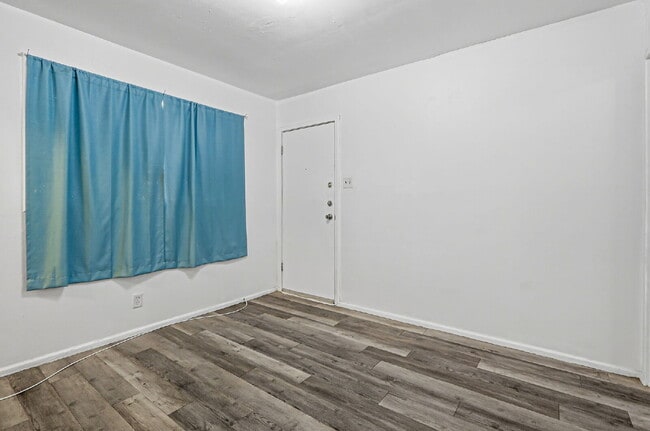 Photo - 79904$600 rent. Water and trash included in this 1 bedroom 1 bath apartment. Unit 4