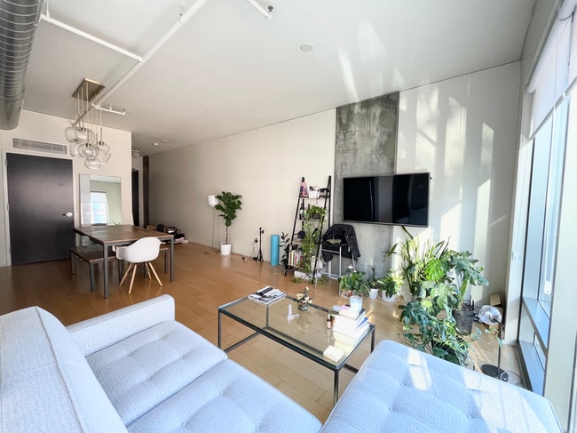 Photo - 1100 S Hope St Unit 913