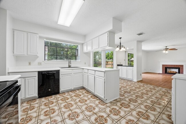 Photo - 15251 Kelbrook Dr