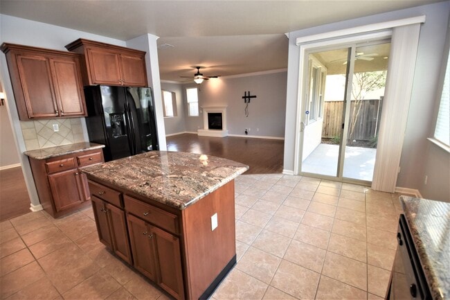 Photo - 3303 Southerland Rd