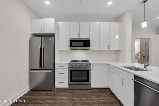 Photo - 521 Lake Ave Unit 215