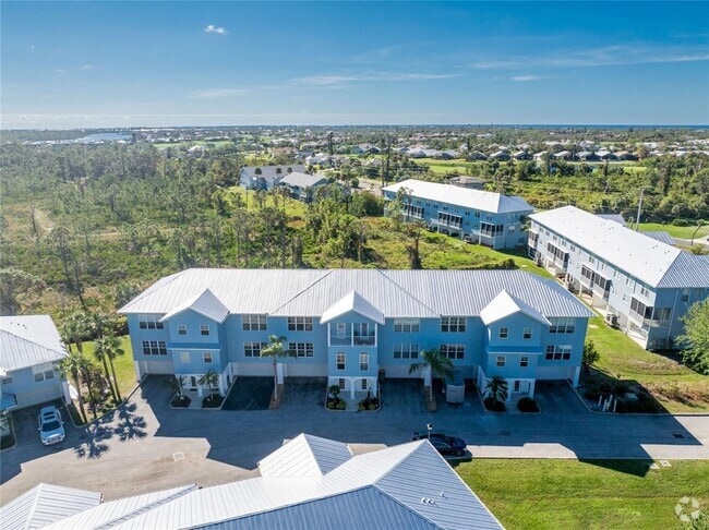 Building Photo - TOWNHOMES OF CAPE HAZE