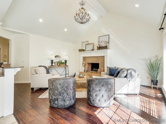 Photo - 1505 S Augusta Dr