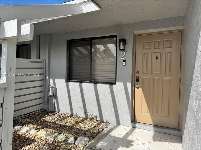 Photo - 603 Racquet Club Rd