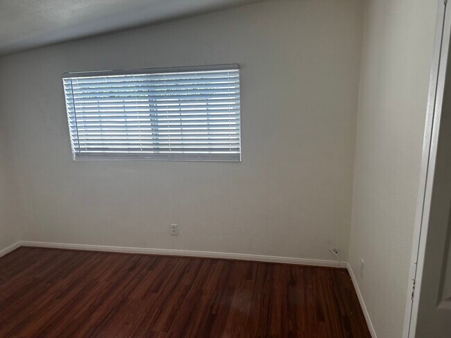 Photo - 4609 W 172nd St