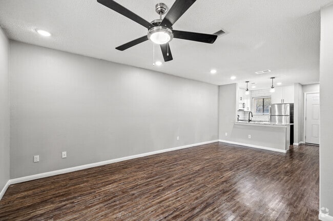 2BR, 2.5BA - 921SF - Living - The Arts Apts At South Austin